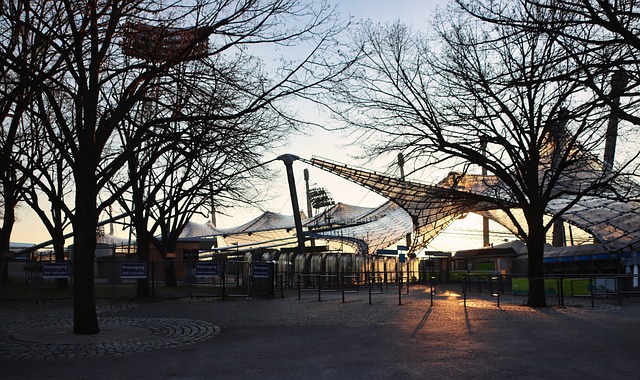 切爾西與哈蘭德談判 同其父數次對話.