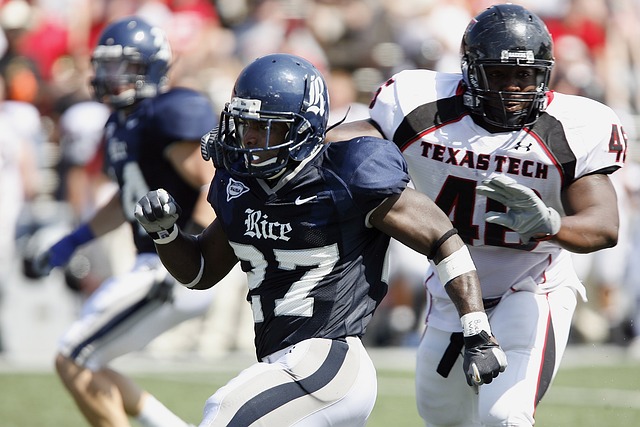 都挺铁！巴恩斯16中5得13分10板8助3断2帽 奎克利16中5得21分7助.