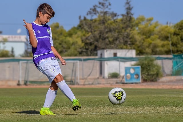 亮话体坛 ｜ 不敌日本队但亮点颇多，国足正在把“我们的世界杯”重新变回“世预赛”.