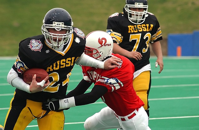 高尔夫一杆进洞并不罕见，但这一球实在太特别了，西游记的配乐也很贴切.